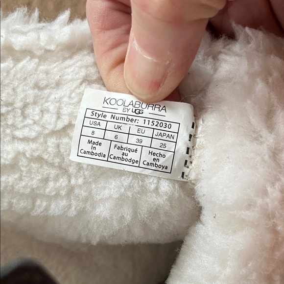 UGG Koolaburra Gray Suede fleece lined Boots - Picture 11 of 13